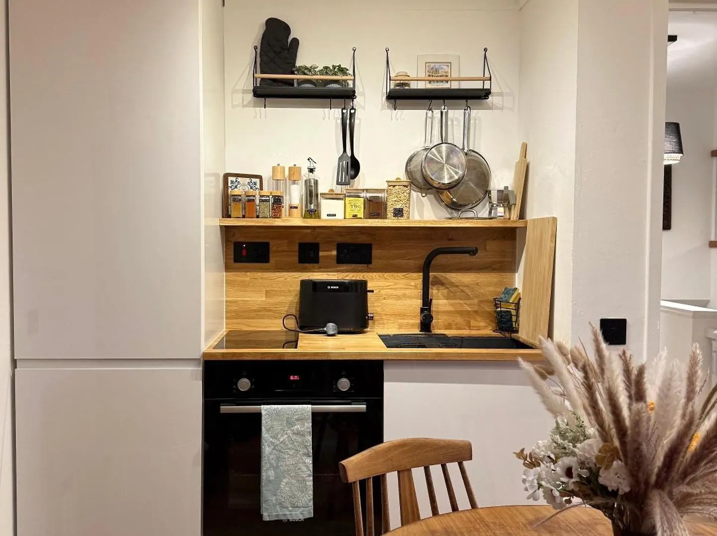 Canary Wharf Waterside Flat London