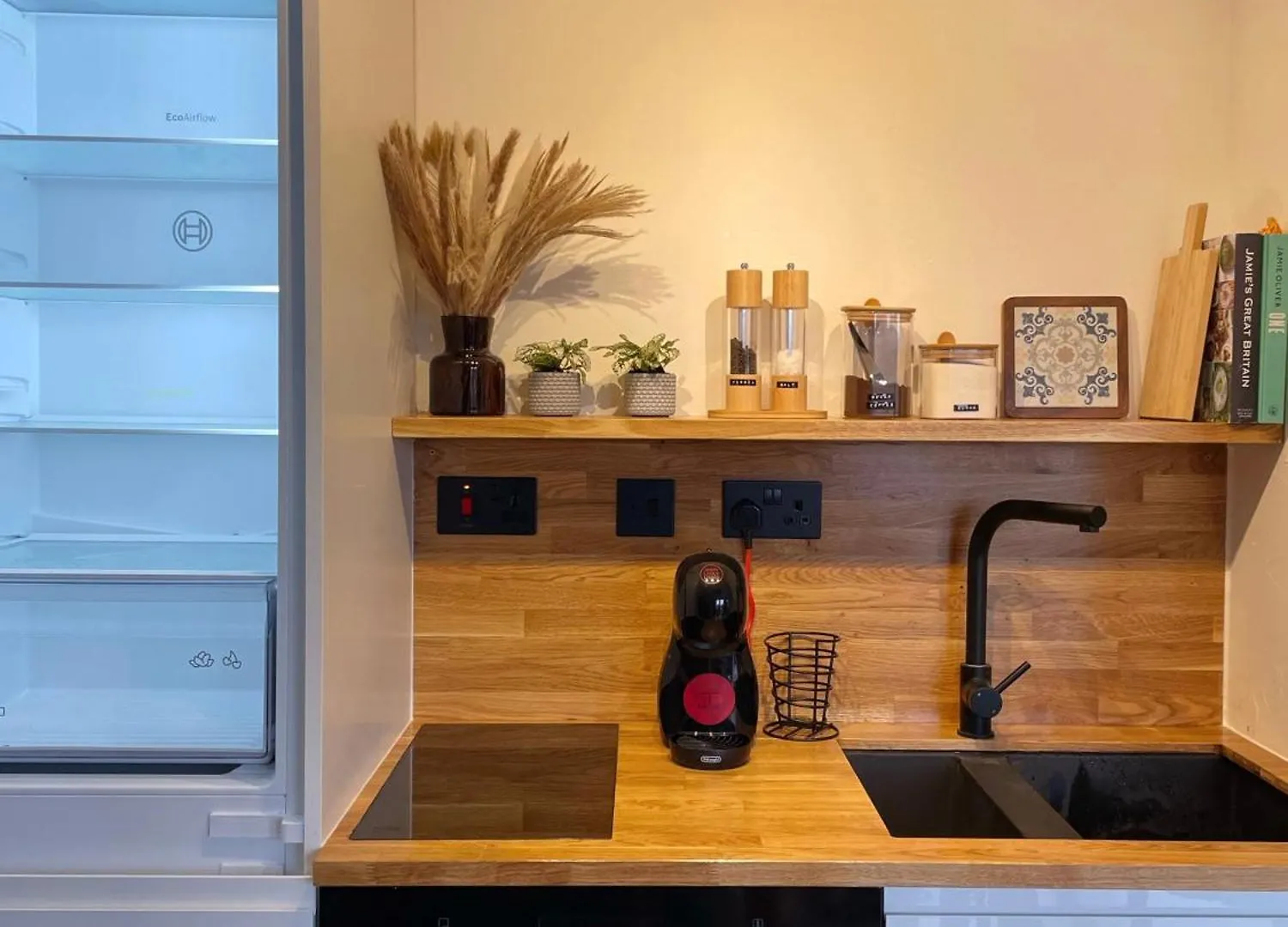 Canary Wharf Waterside Flat London