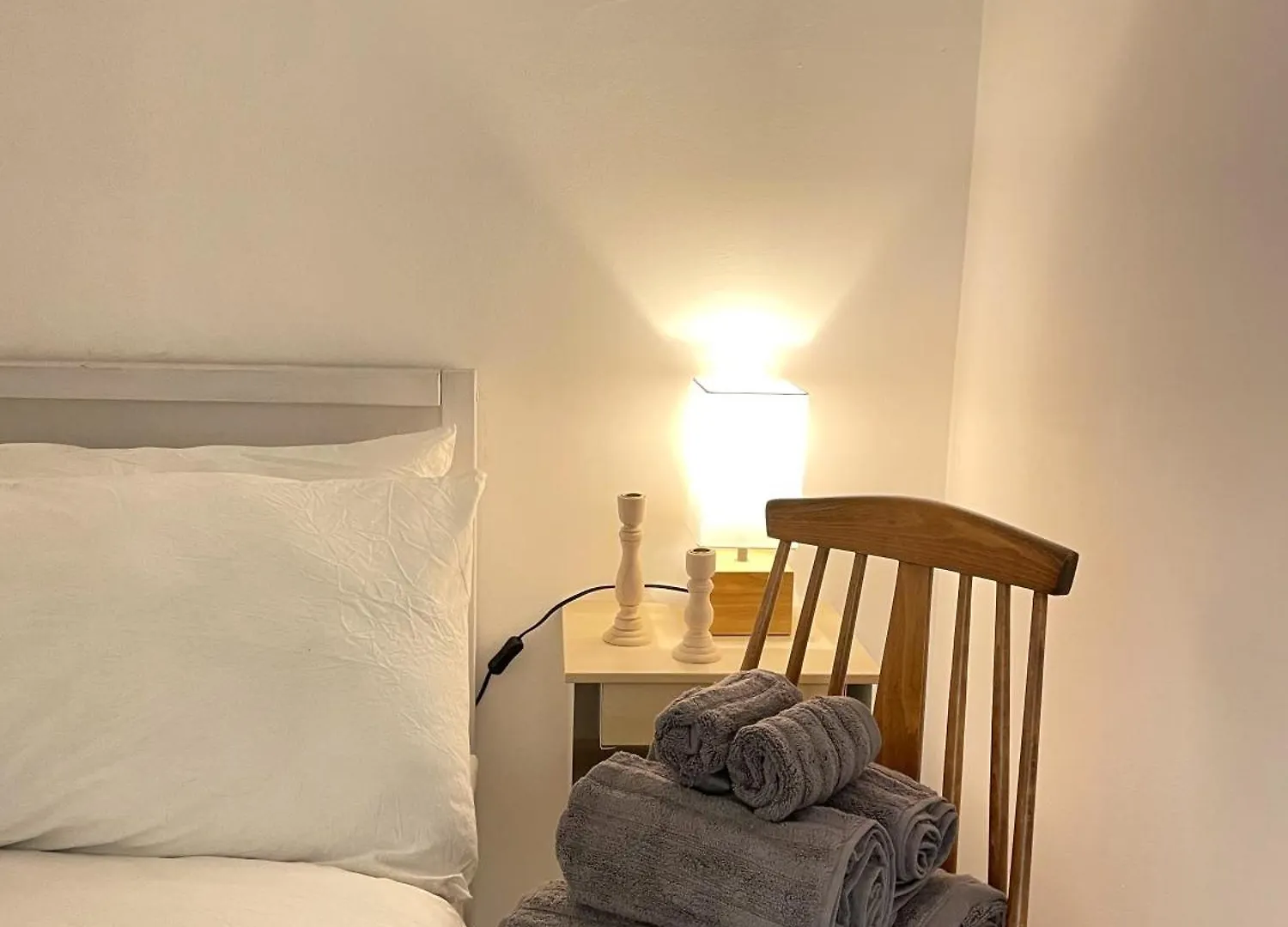 Canary Wharf Waterside Flat London Homestay