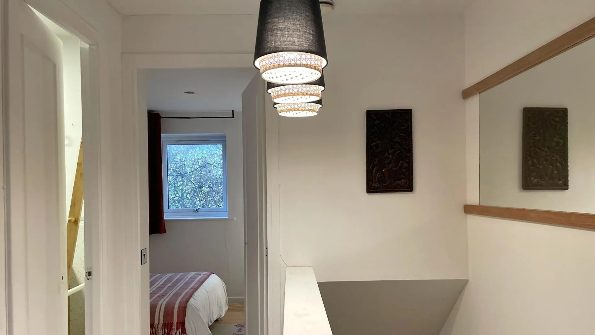 Canary Wharf Waterside Flat London Homestay